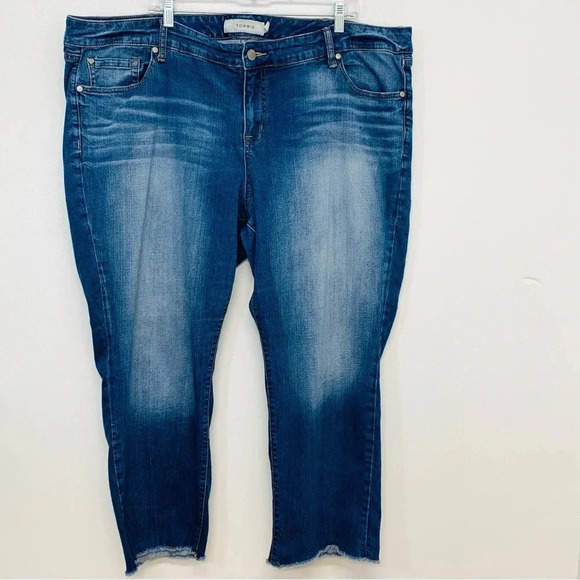 Torrid Jeans Woman Plus 24  Blue Fading Straight Raw Hem Stretch Pockets Casual - Picture 1 of 11